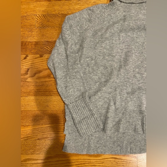 Jcrew turtleneck sweater size M - Picture 2 of 5